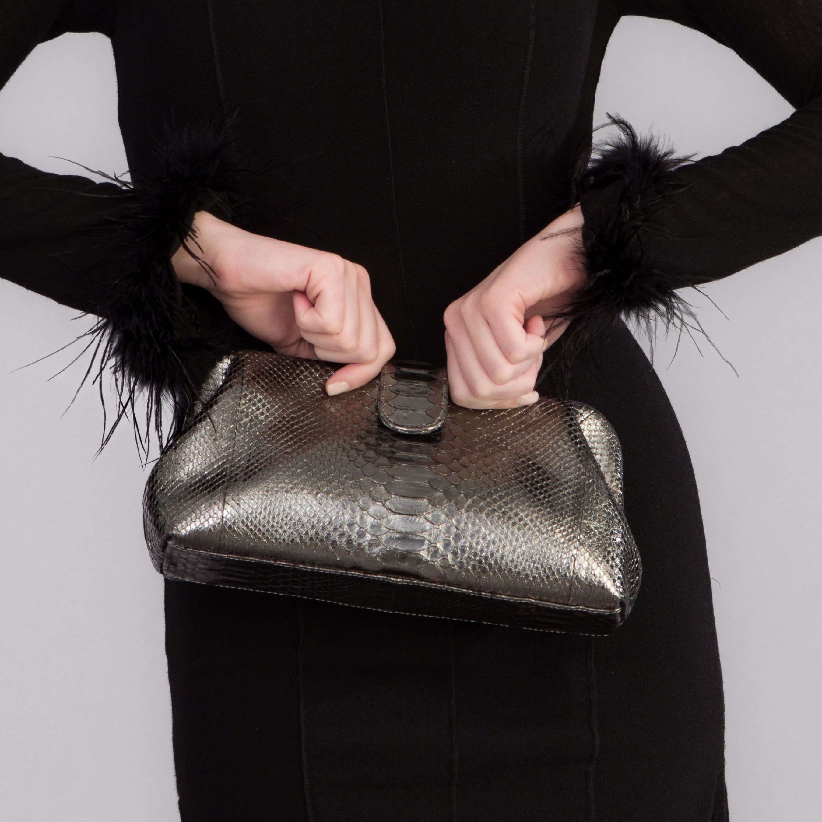 The Pouch Dark Silver